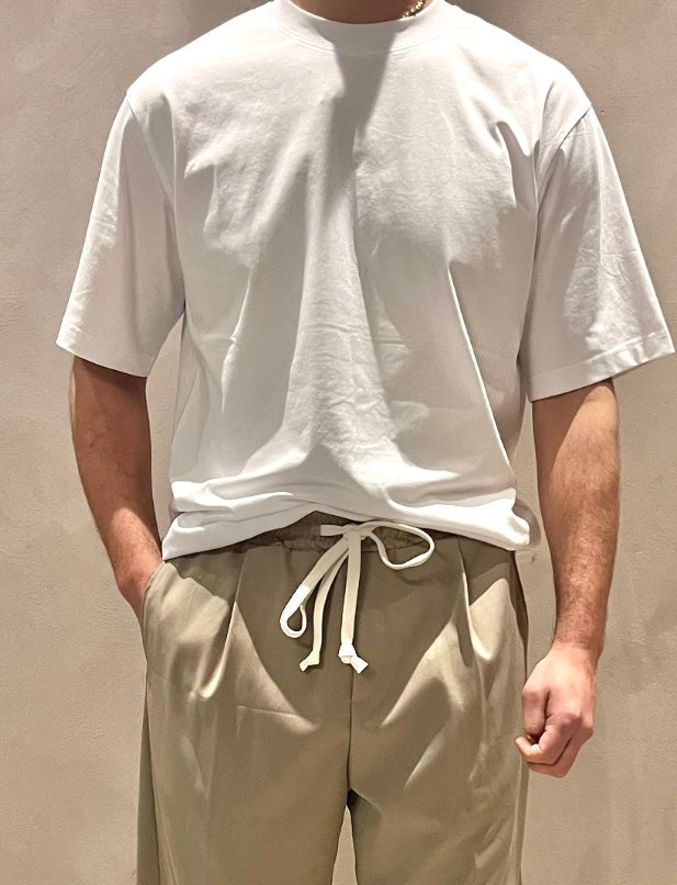 T-shirt white